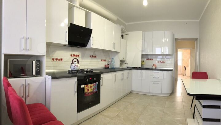 2-к. квартира, 69 м², 1/3 эт.