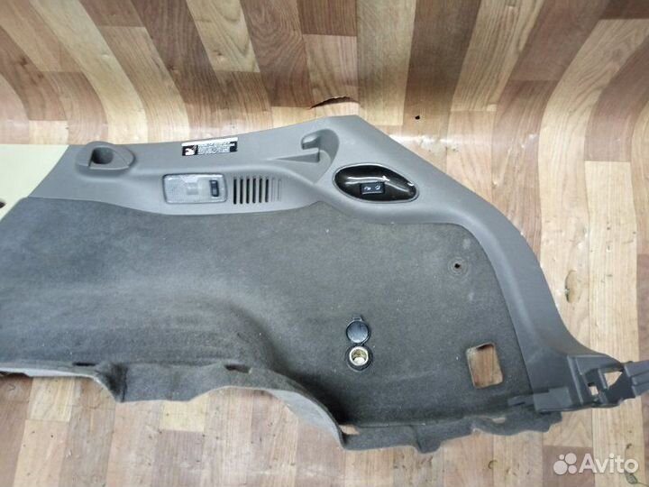 Обшивка багажника правая Infiniti Инфинити Ex35