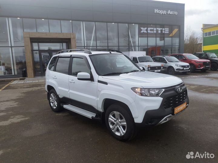 ВАЗ Niva Travel 1.7 МТ, 2023, 832 км