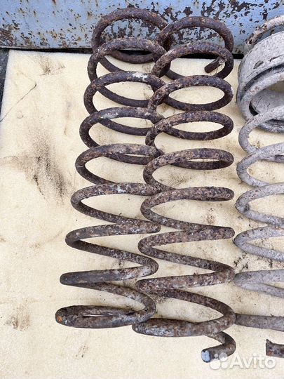 Пружины передние, задние Нива 2121, 21213