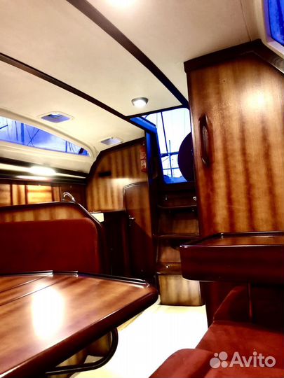 Парусная яхта Delphia