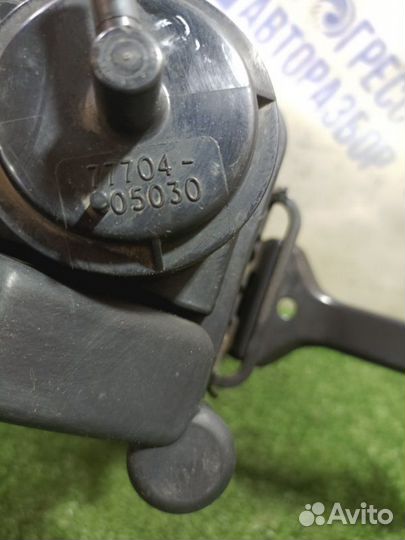 Абсорбер Toyota Corolla универсал 1.6 3zzfe 2004