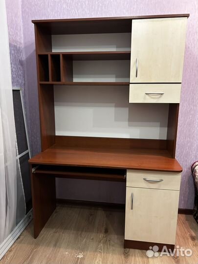Письменный стол