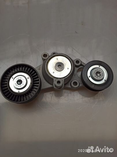 Натяжитель ремня генератора Toyota Camry abtto1011