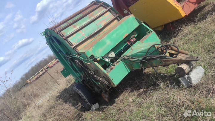 Пресс-подборщик БобруйскСельмаш ПРФ-180, 2000