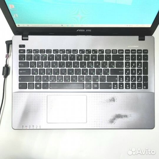 Ноутбук asus X550C