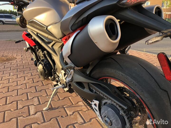 Triumph speed triple 1050 R