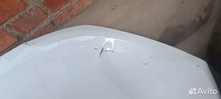 Капот на LADA Vesta