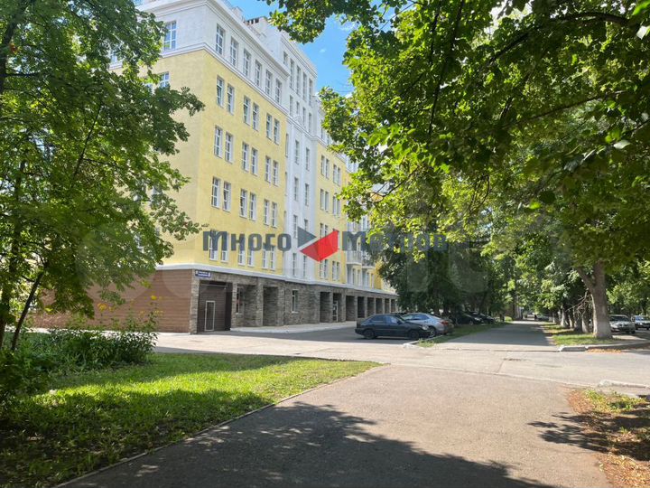 Торговая площадь, Первомайская ул., 8