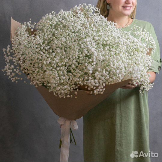 Роскошный пышный букет из белой гипсофилы Доставка