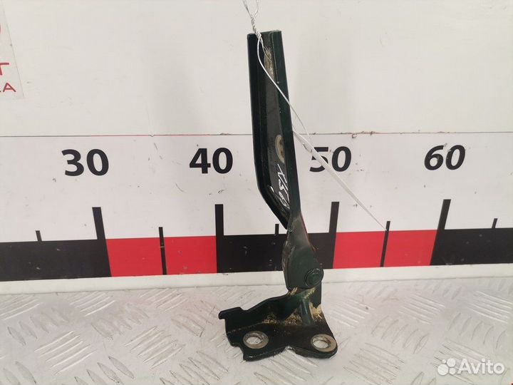 Петля капота правая для Seat Toledo 2 1M0823302B