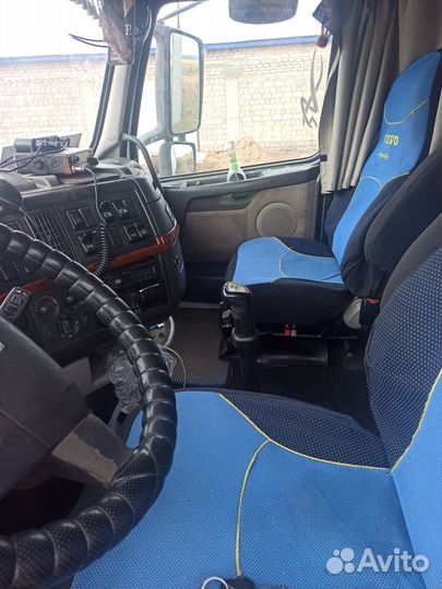 Volvo VNL 64T, 2003