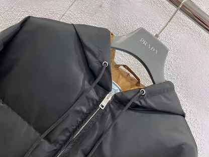 Пуховик Prada женский, Москва