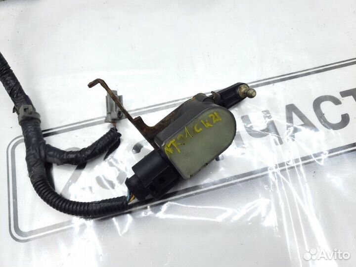 Датчик положения кузова задний Nissan X-Trail NT31