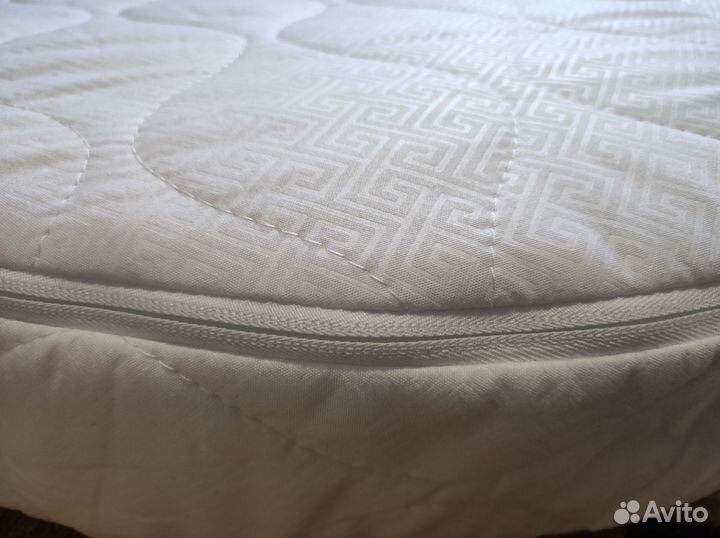 Матрас,наматрасник, простыни на резинке