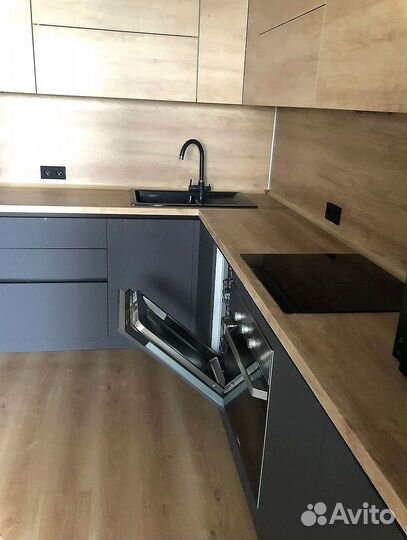 Кухня в потолок