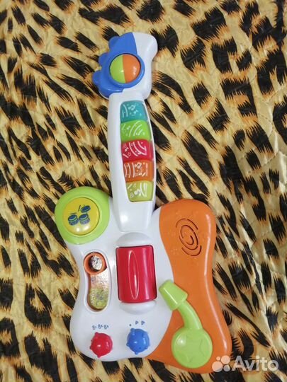 Музыкальная гитара