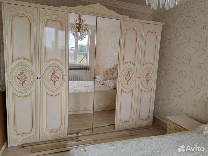 Спальный гарнитур новый