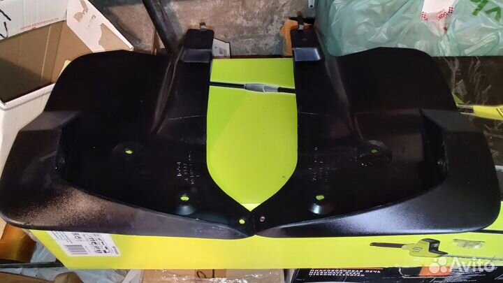 Брызговики передние Toyota Land Cruiser 200