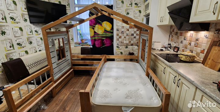 Большая детская кровать домик для двоих