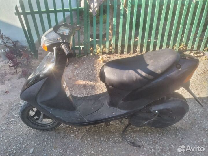 Скутер Suzuki lets new 2