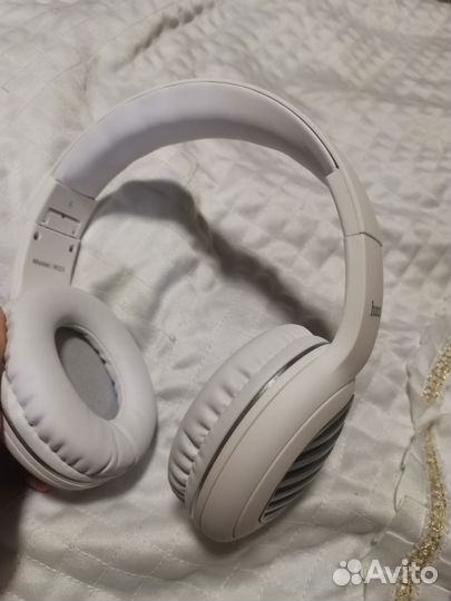 Новые беспроводные блютуз наушники белые