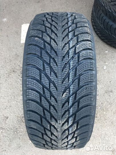 Nokian Tyres Hakkapeliitta R3 235/45 R18 98T