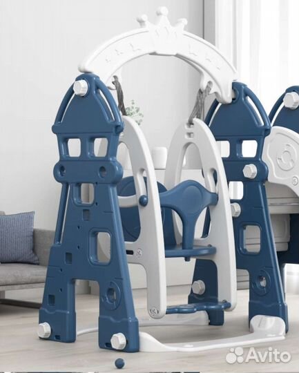 Детский игровой центр с горкой и качелями