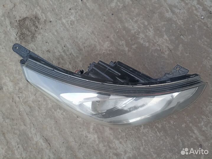 Фара правая Hyundai Solaris дорест 2010-2017
