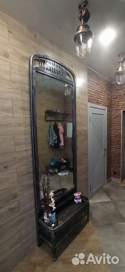 Антикварное зеркало с консолью старинное