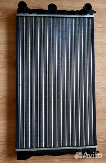 Радиатор охлаждения V W Passat