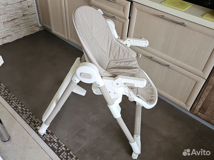 Стульчик для кормления capella