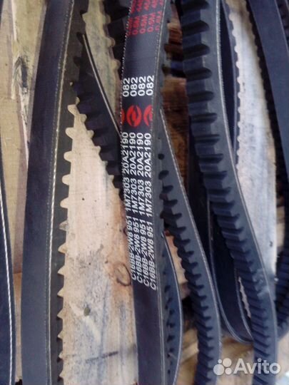 Натяжитель ремня генератора hitachi/zx360