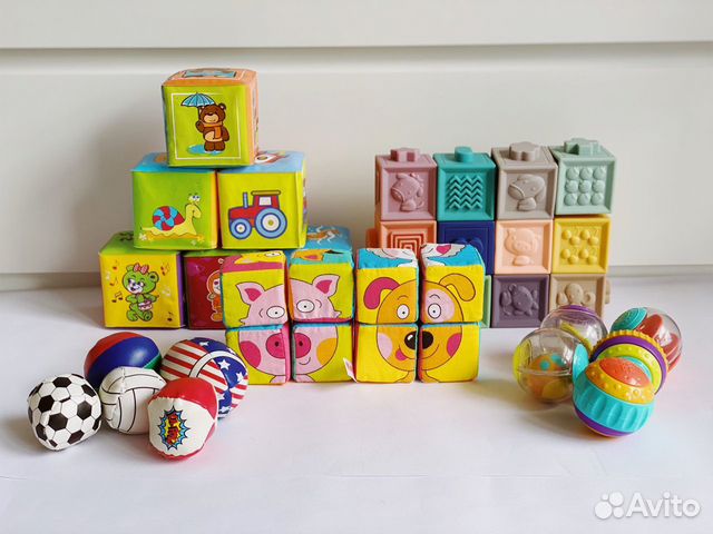 Игрушки развивающие кубики мячики