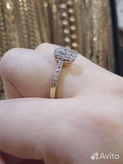 Золотое кольцо с бриллиантоми