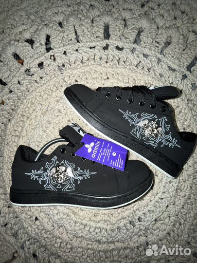 Dc shoes circa globe dvs osiris etnies fallen adio