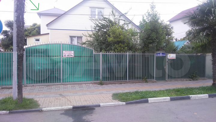 Комната 12 м² в 8-к., 1/3 эт.