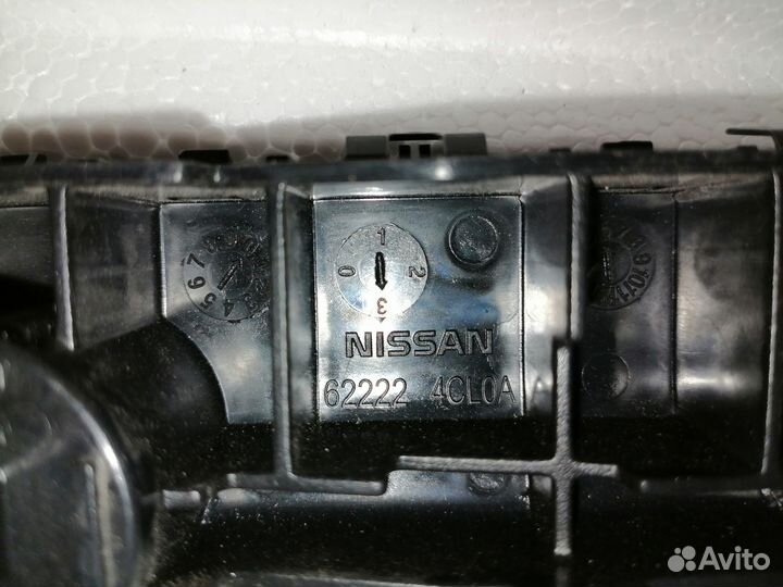 Кронштейн передний правый Nissan X Trail T32