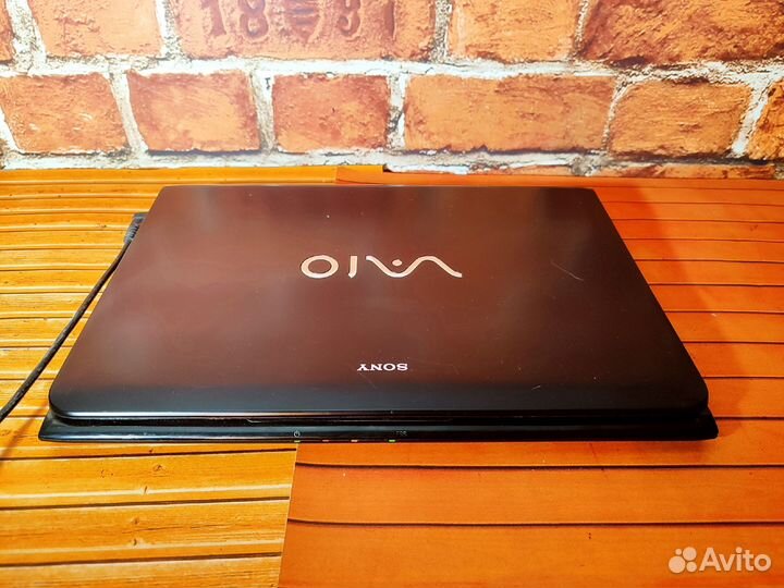 Sony vaio Sve1112M1RB - 2 Ядра \ 3 Озу \ 320 HDD