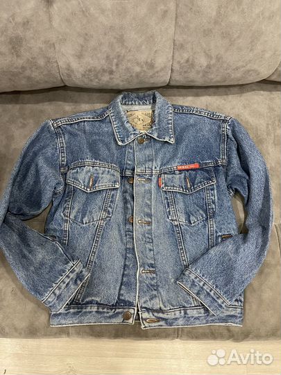 Джинсовая куртка