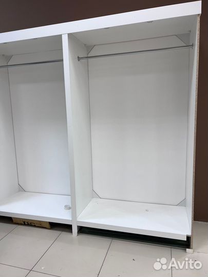 Готовое оборудование для шоурума или магазина