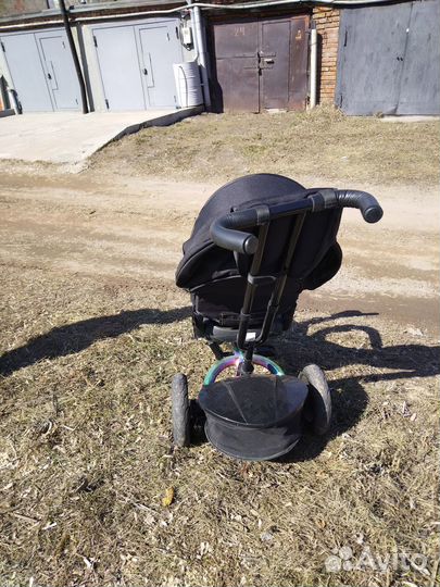 Детский велосипед с ручкой