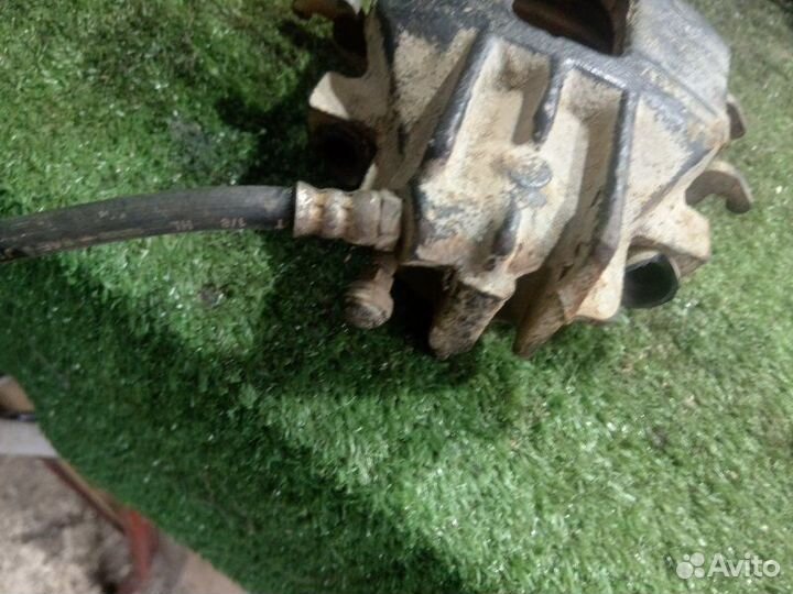 Суппорт тормозной передний левый Ford Focus split