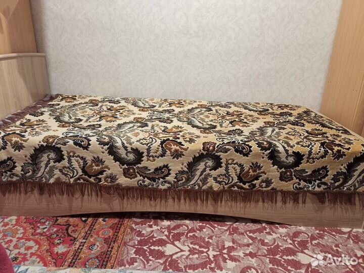 Кровать с матрасом