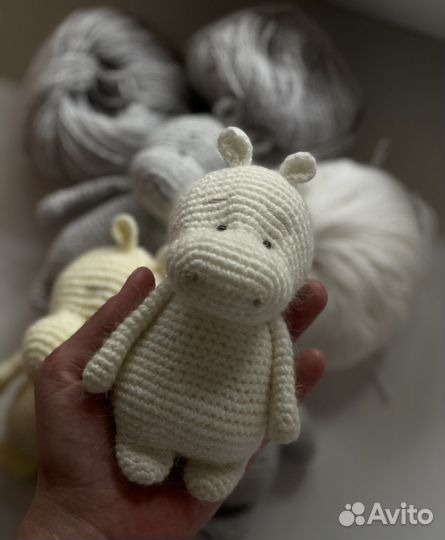 Вязаный бегемот