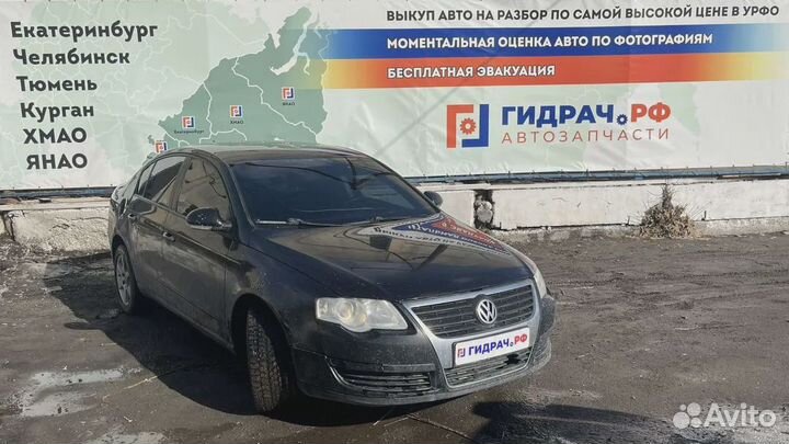 Стекло заднее Volkswagen Passat B6 3C5845051AA
