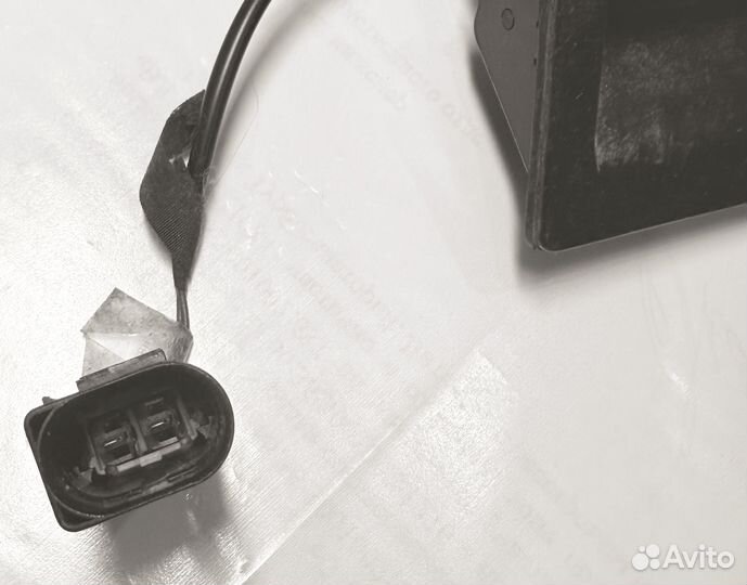 Кнопка открывания багажника на Porsche Cayenne 958