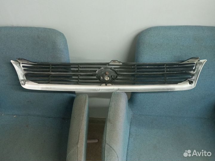 Решётка радиатора Тойота Корона, Калдина