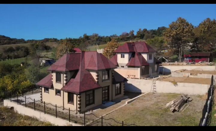 Дом 215 м² на участке 6 сот.