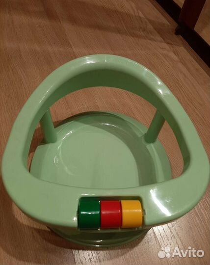 Стульчик для купания в ванной